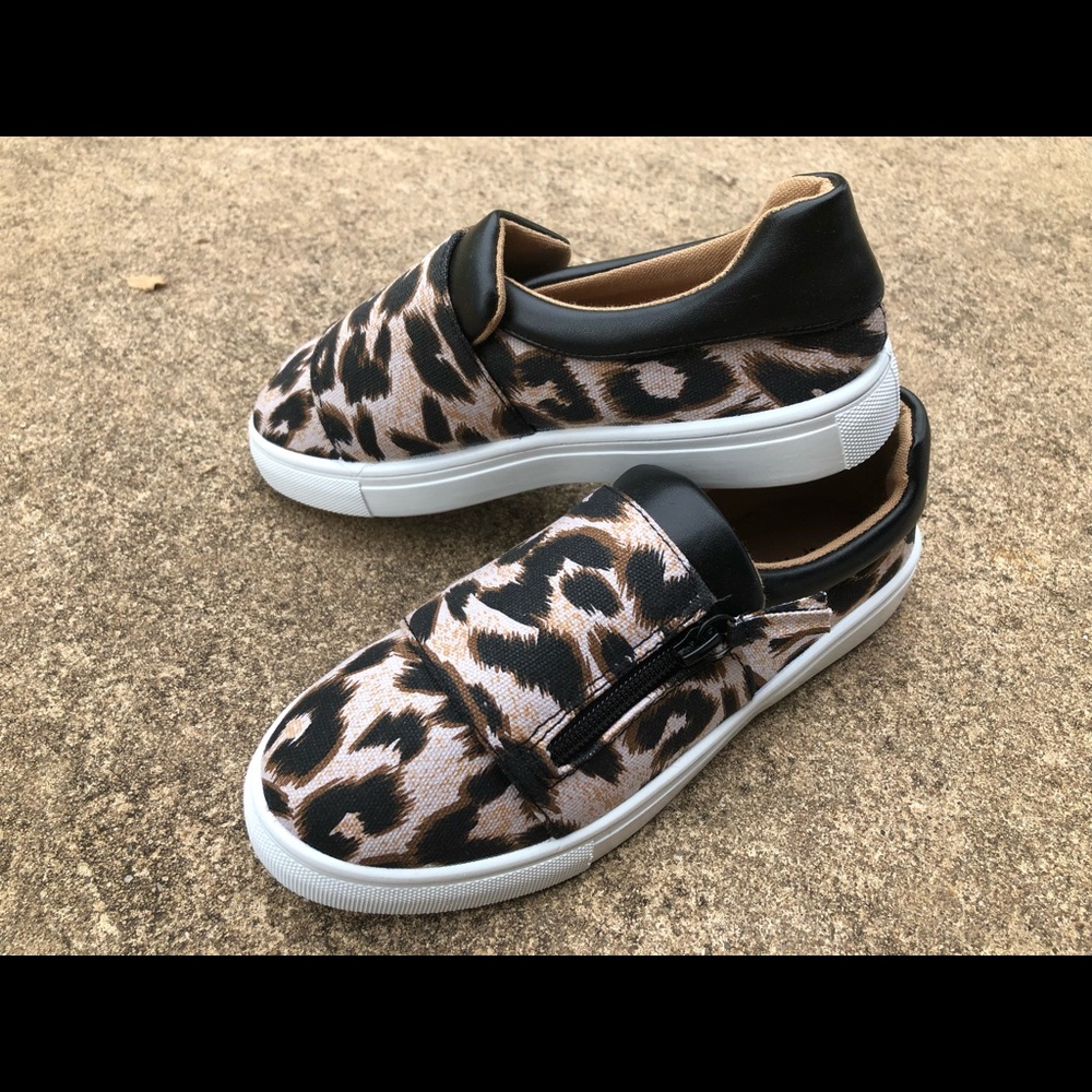 Leopard canvas shoes